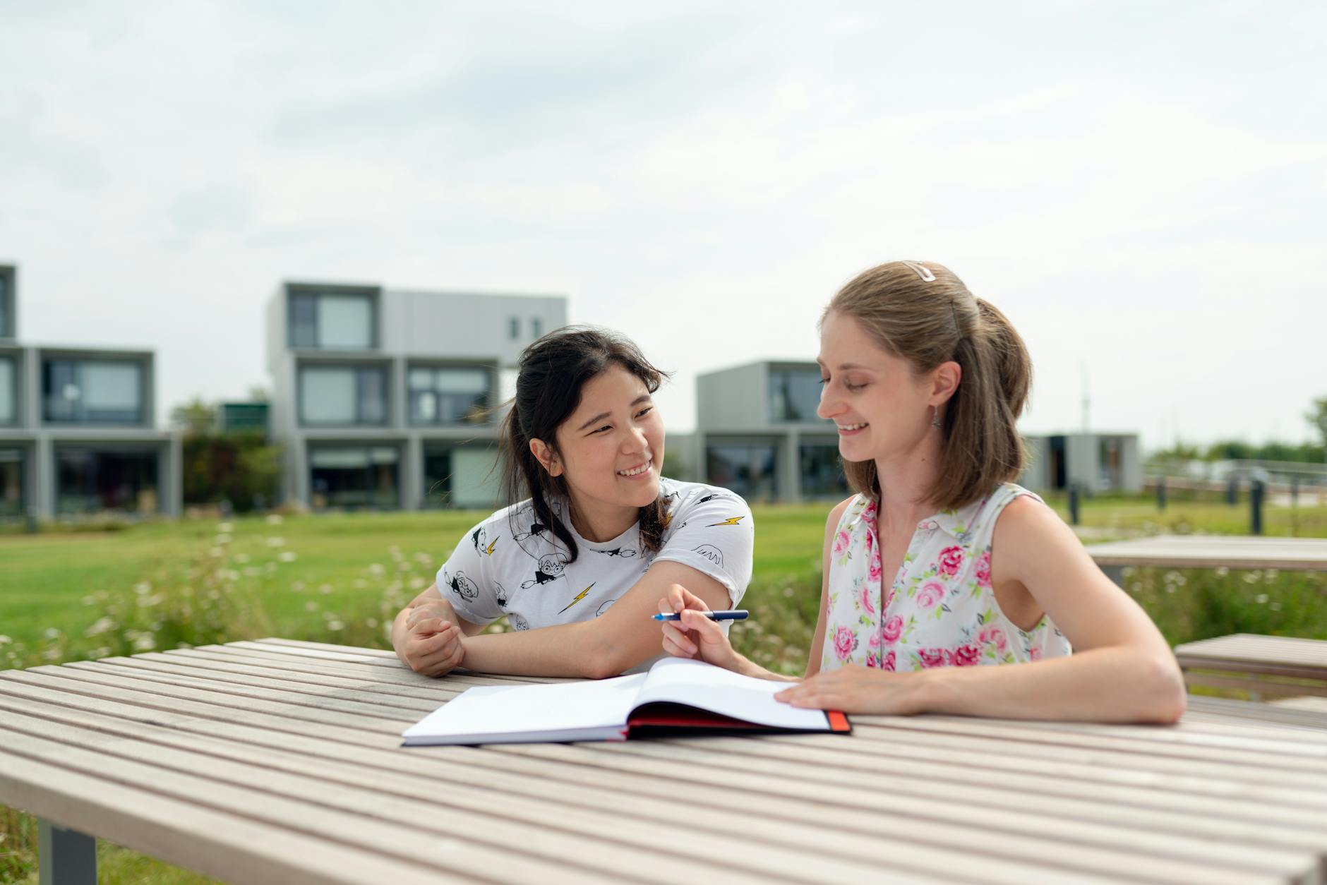 AI-Powered Personalized Tutoring Expands Globally Through eSelf Partnership