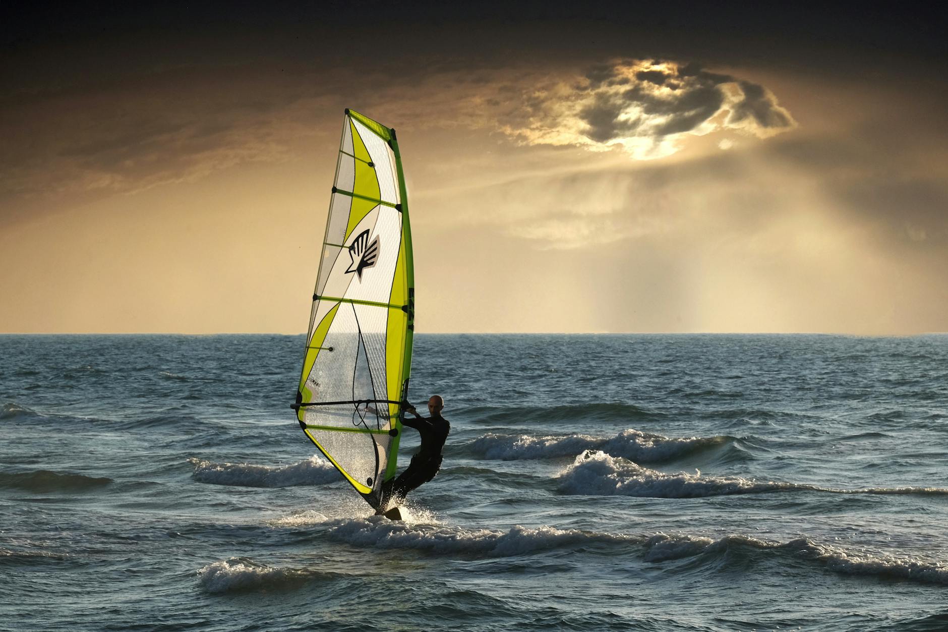 Windsurf Simplifies Pricing, Cuts Costs in AI Coding Assistant Battle