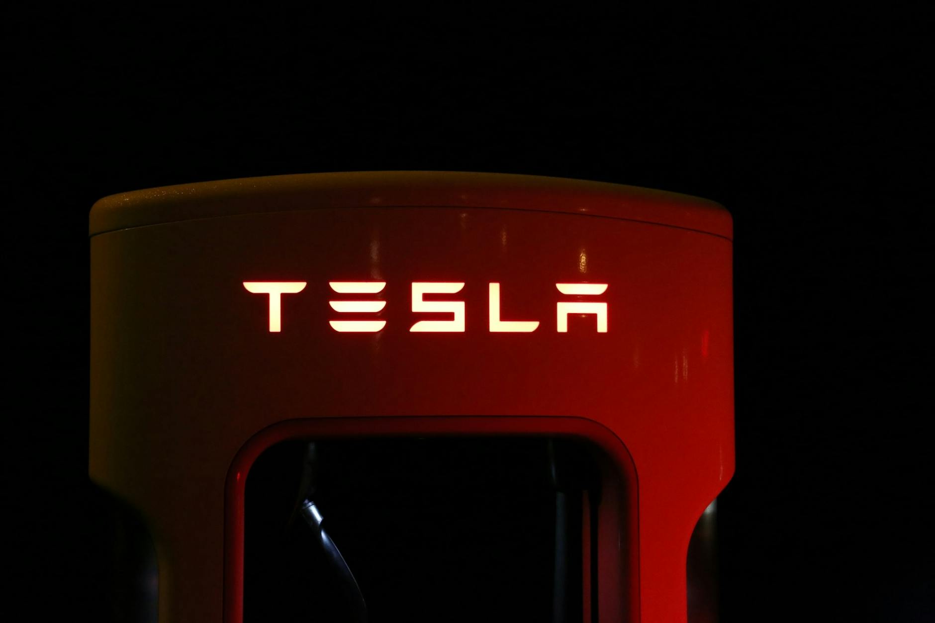 Tesla to Benefit from Relaxed Crash Reporting Rules Under New DOT Policy