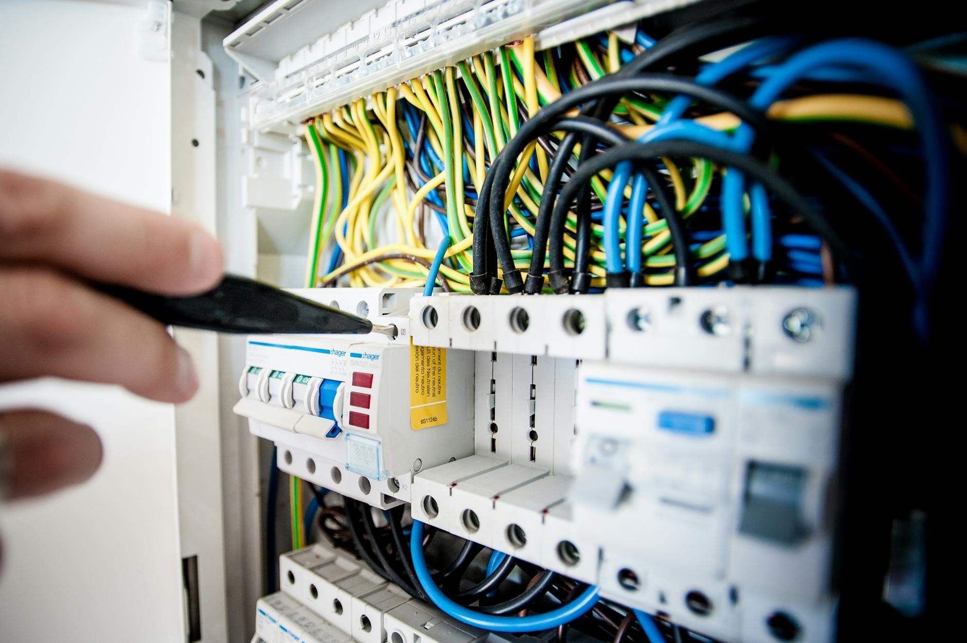 AI's Thirst for Power: Can Innovation Outpace Energy Demands?