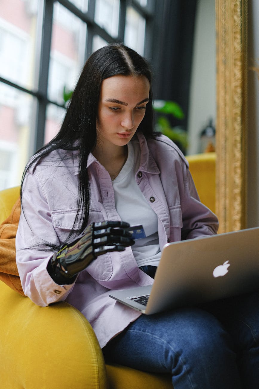 Microsoft Unveils New 13-Inch Surface Laptop with AI-Powered Features