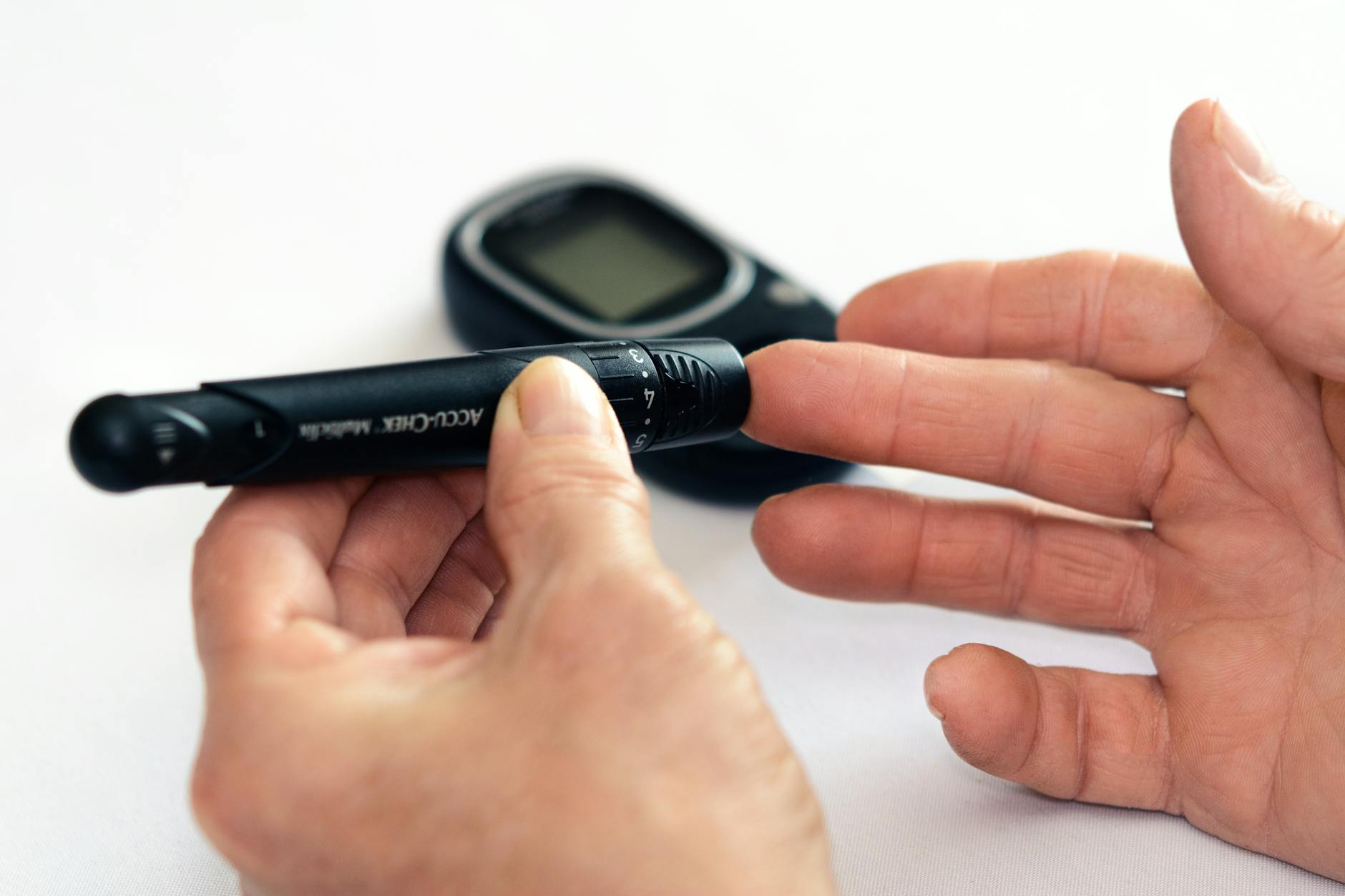 AI-Powered App Predicts Blood Sugar Levels for Diabetics, Developed by IBM and Roche