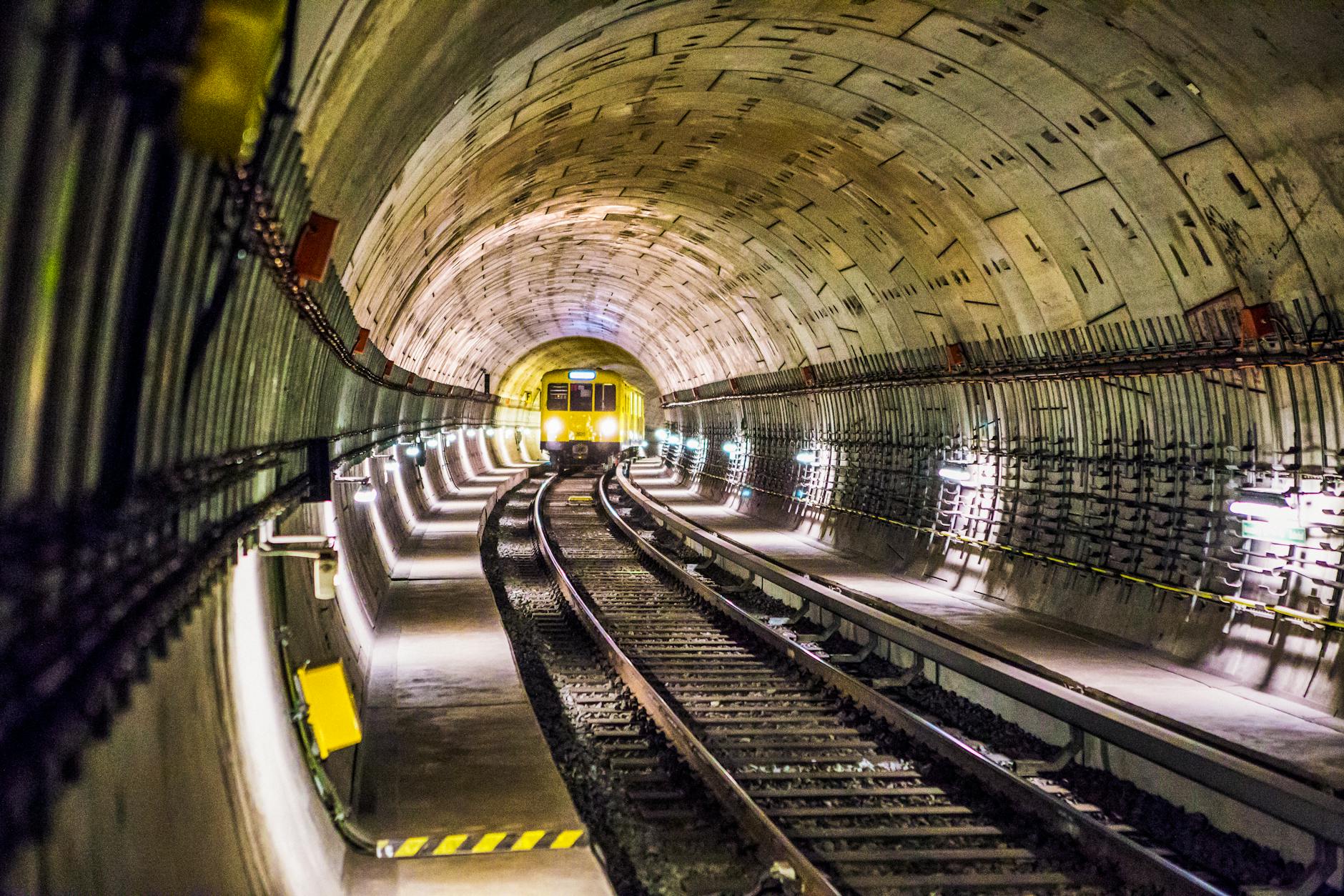 AI Deployment Hampered by Infrastructure Deficiencies Despite Model Progress