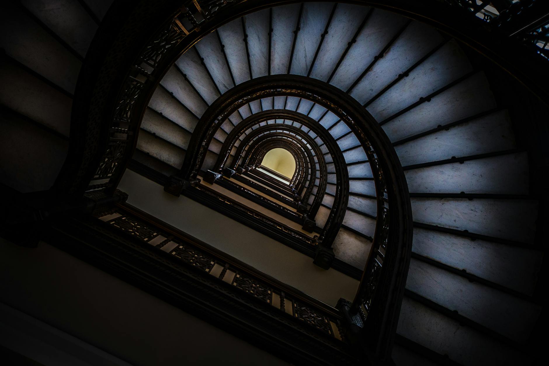 LLMs' Reasoning Power: A Fragile Illusion?