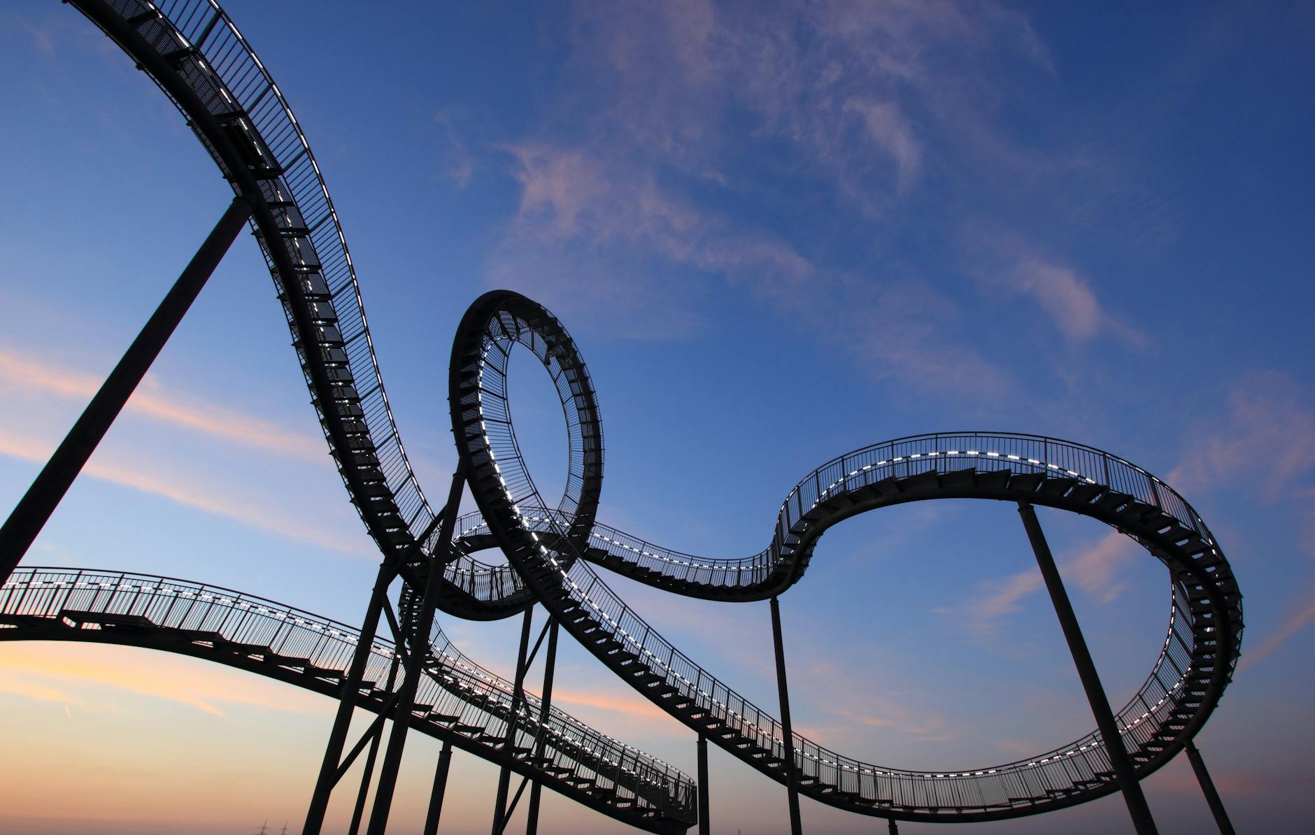 AI-Powered Infinite Loop Video Captivates Online Community
