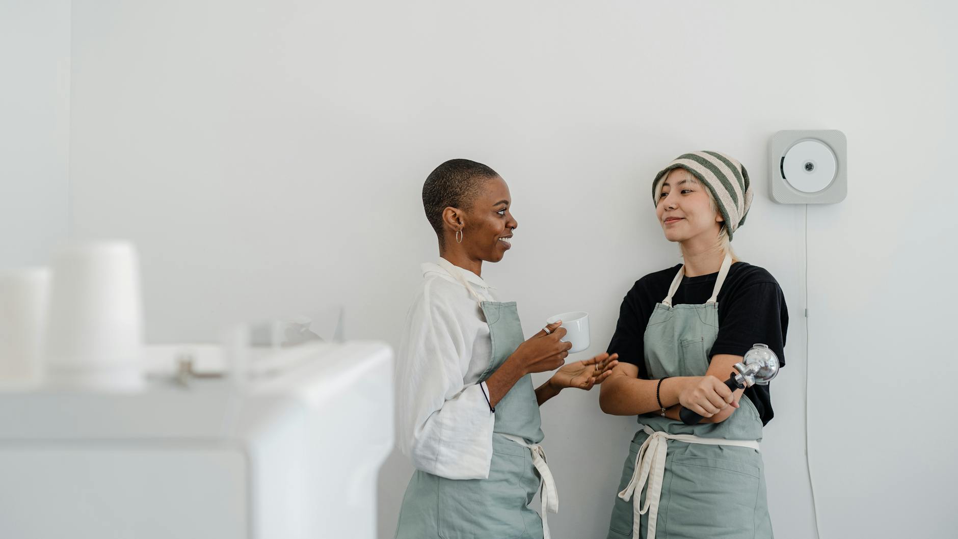 Pour Decisions? Baristas and Bartenders Buck AI Trend with Rising Wages