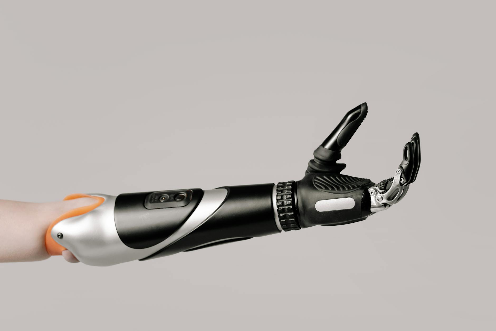 Siemens Slashes Robot Gripper Emissions with AI-Powered Design