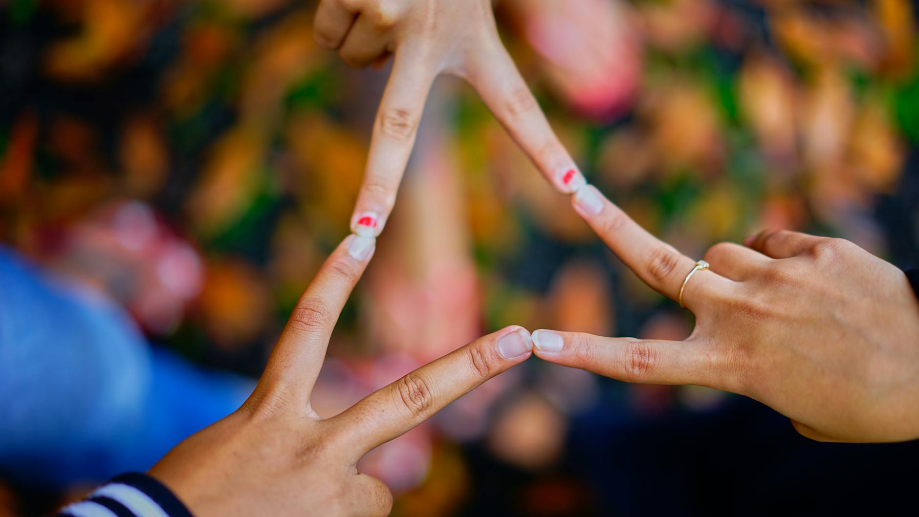 Human Touch Still Essential: AI Falls Short in Addiction Recovery, Expert Says