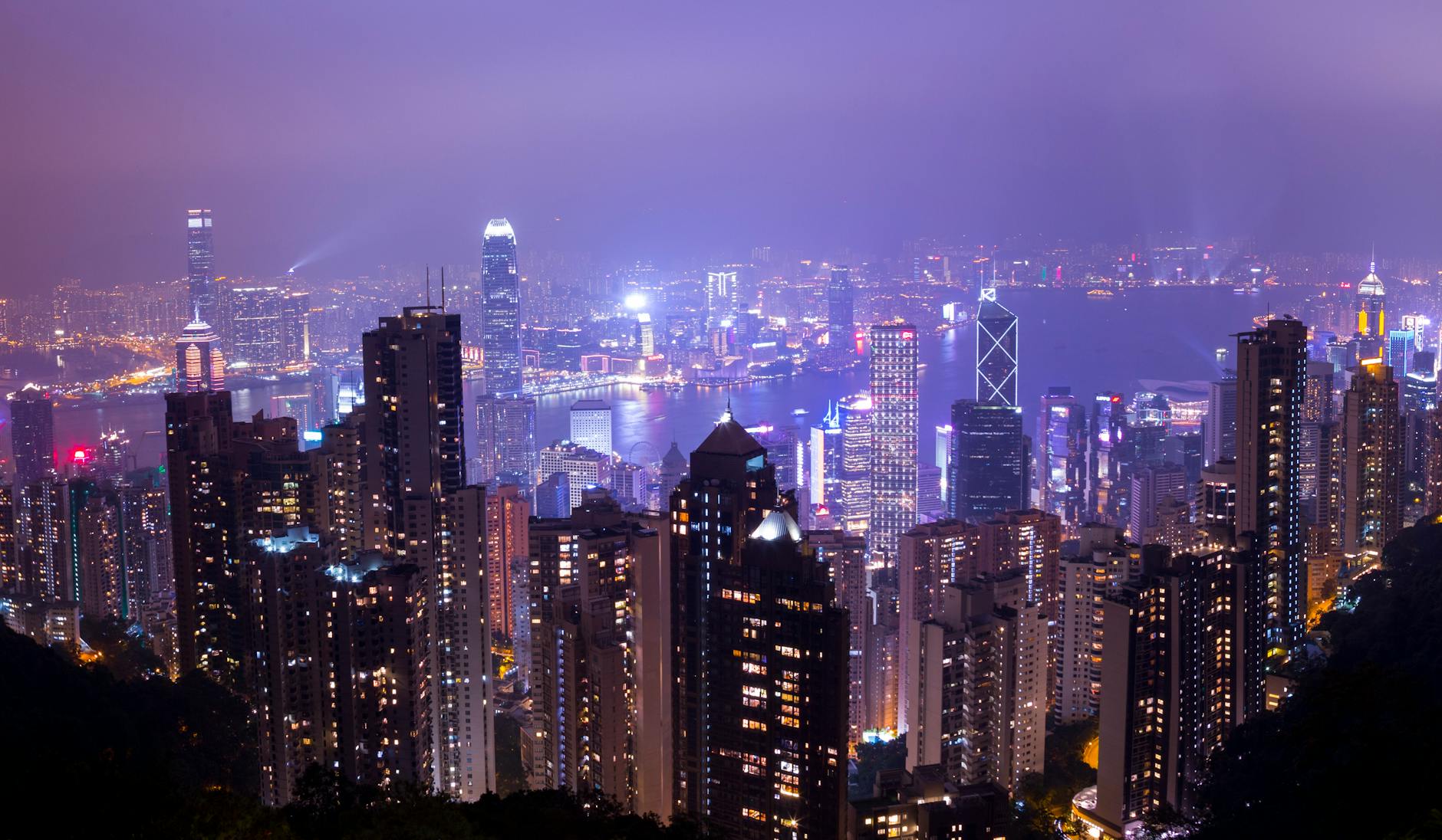 Neo-Horizon City: A Glimpse into an AI-Governed Urban Future