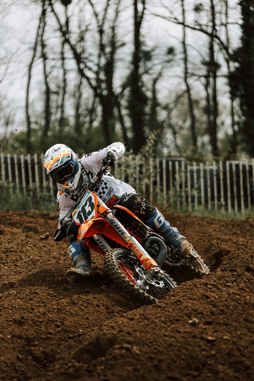 Reddit Forum Debates: Will AI Revolutionize the Next Five Years?