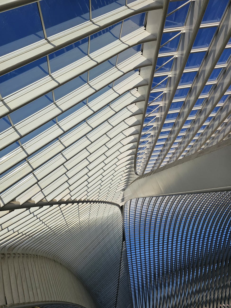 Web Inventor Tim Berners-Lee Sees Potential in AI for Internet Evolution