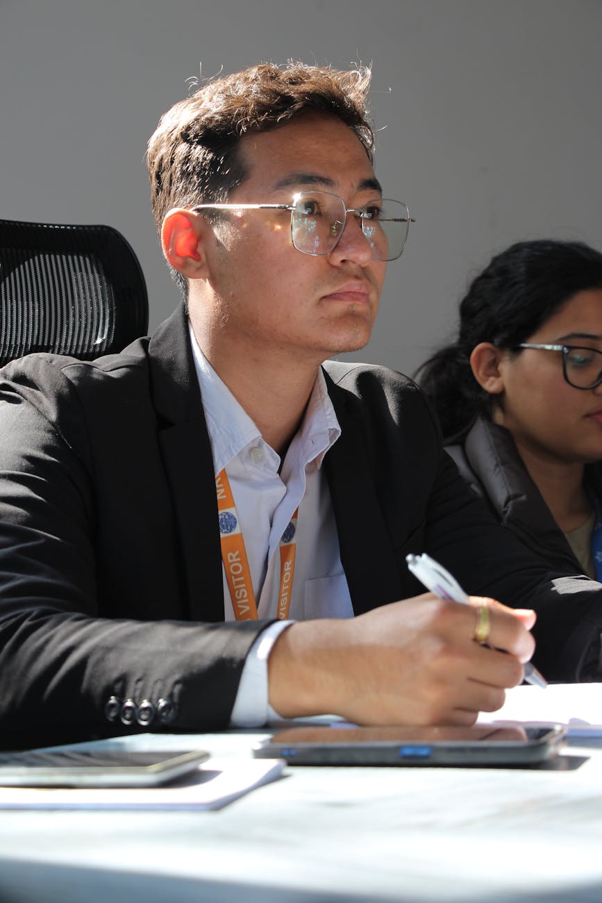 Reddit Debate: Is AI Innovation a True Breakthrough or Just a Bubble?